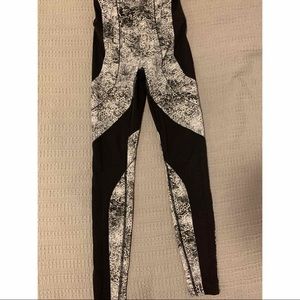 Size 4 Lululemon workout pants
